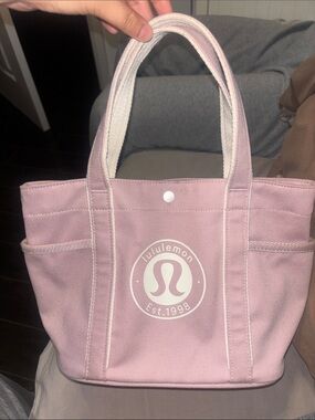 Lululemon daily multi pocket mini canvas tote